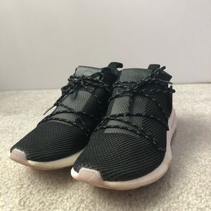 Black Adidas Arkyn